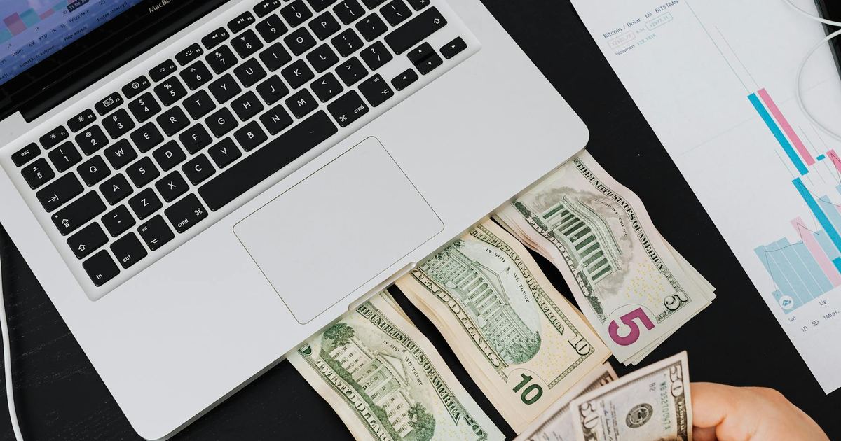 Financial chart for tariff refund cash-flow planning